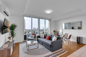 Stylish 1BR Near BOK Center Balcony Pets OK Gym